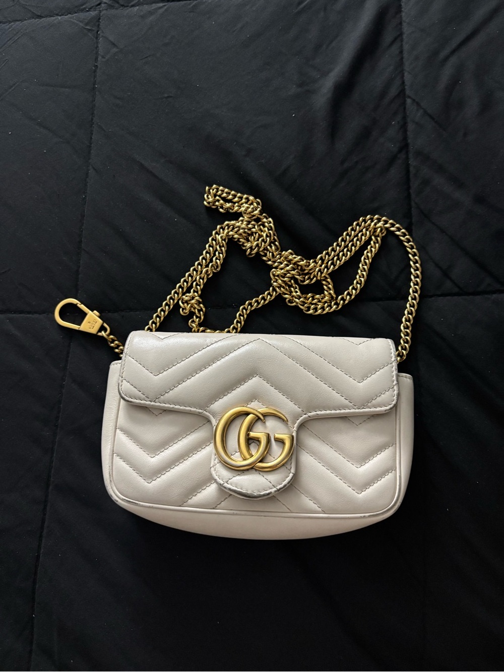 Gucci GG Marmont matelassé leather super mini bag
